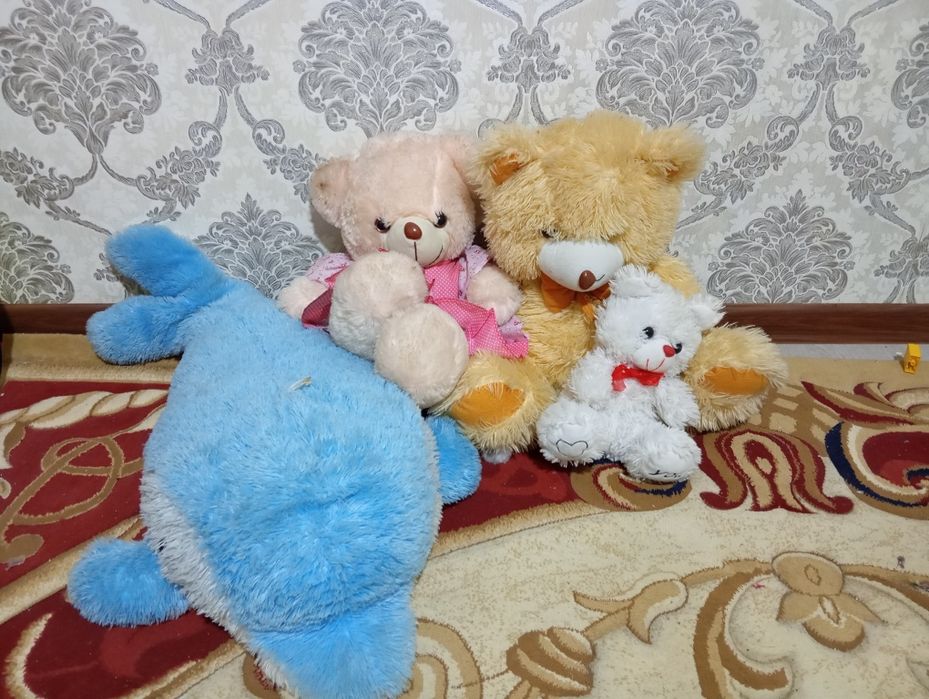 Продаются игрушки уйинчоклар сотилади