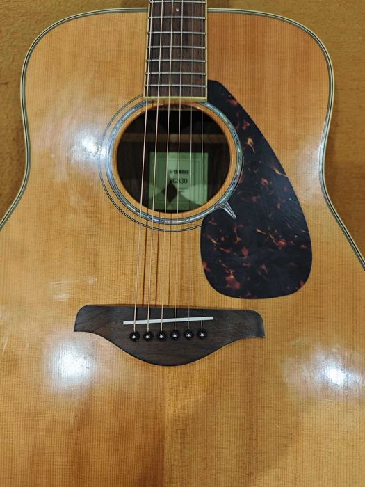 Yamaha FG830 – като нова + комплект Elixir струни!