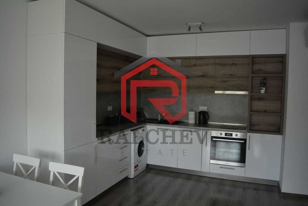 Двустаен апартамент под наем / Младост