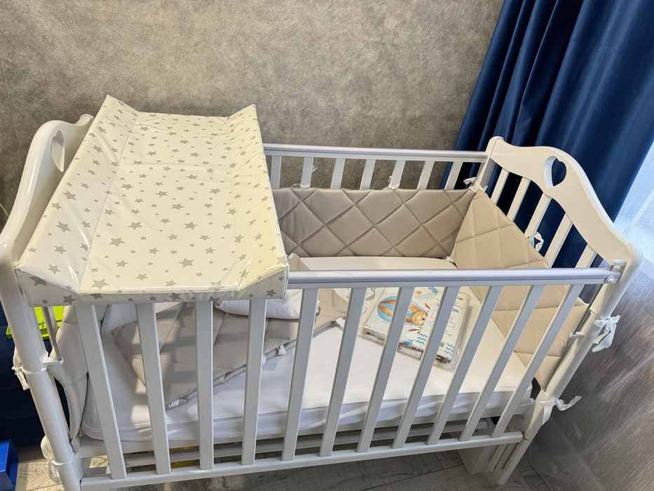 Кроватка маятник детская