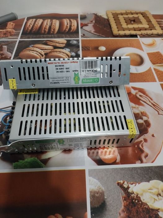 Vând 2 surse led Dienergy