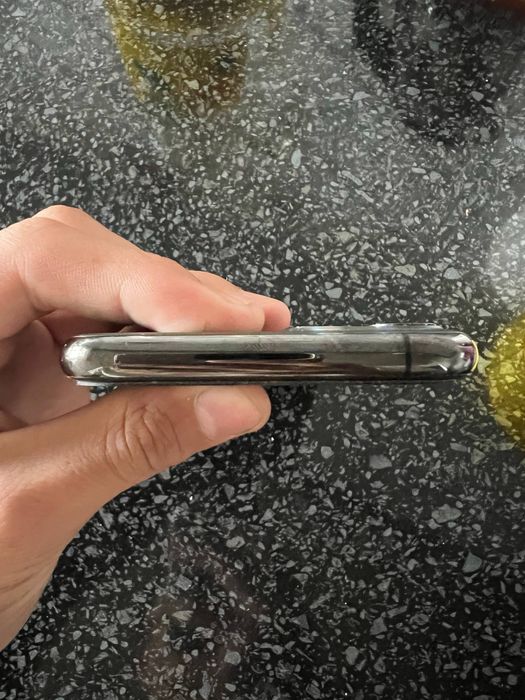 iphone 11 pro idila kichkina oynasida singan joyi bor bilinmedi umumna