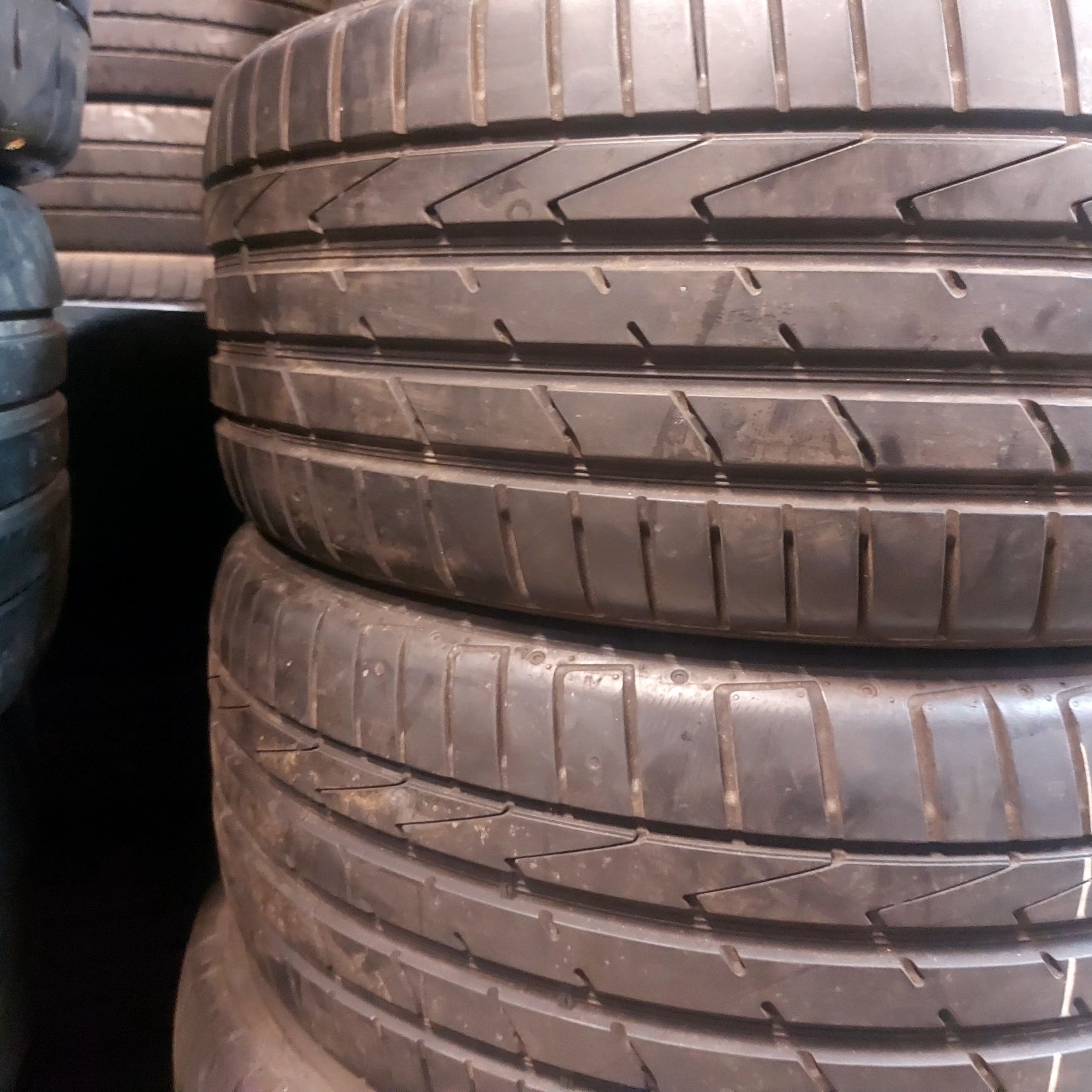 245/40/19"Hankook 4бр.гуми