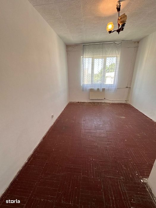 Garsoniera Etaj 3 Bloc Astra Banat