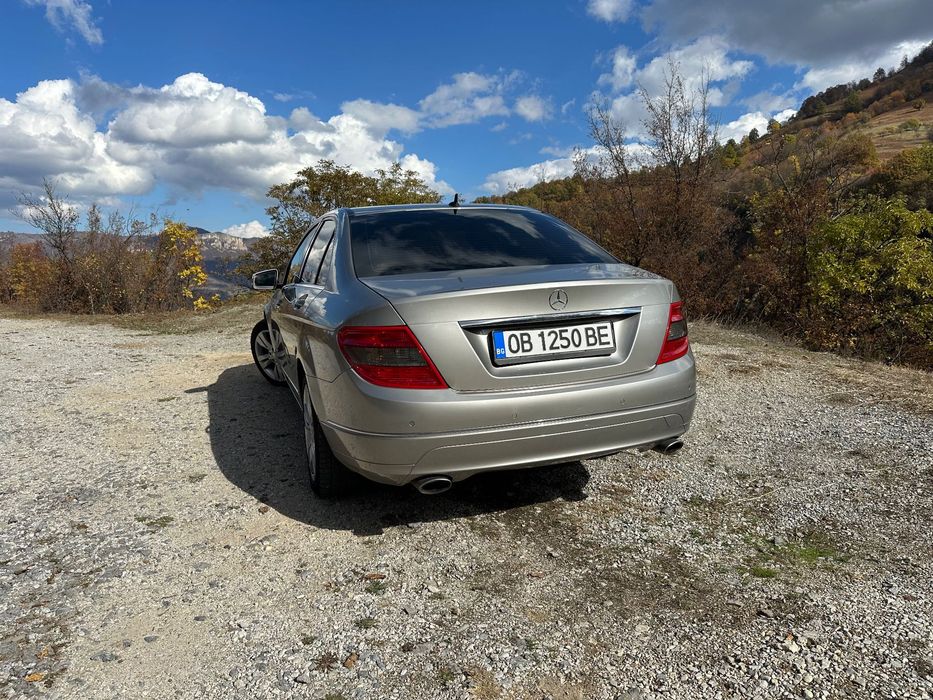 Mercedes C320 CDI 224 к.с. Avantgarde – отлично състояние, обслужен.