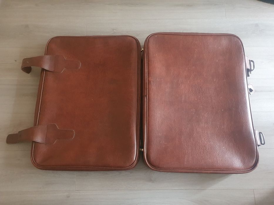 Geamantan mare de piele