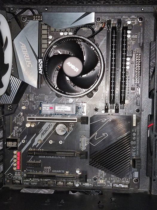 Ryzen 5 5600x, 16 GB RAM, 512 SSD, B550 AORUS ELITE, 3000 MHZ