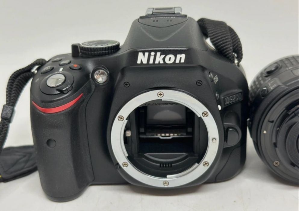 NikonD5200/Nikon AF-S Nikkor 55-200mm f/4-5.6 G ED VR DX