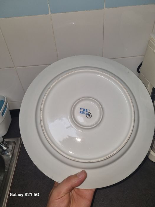 Порцеланова чиния