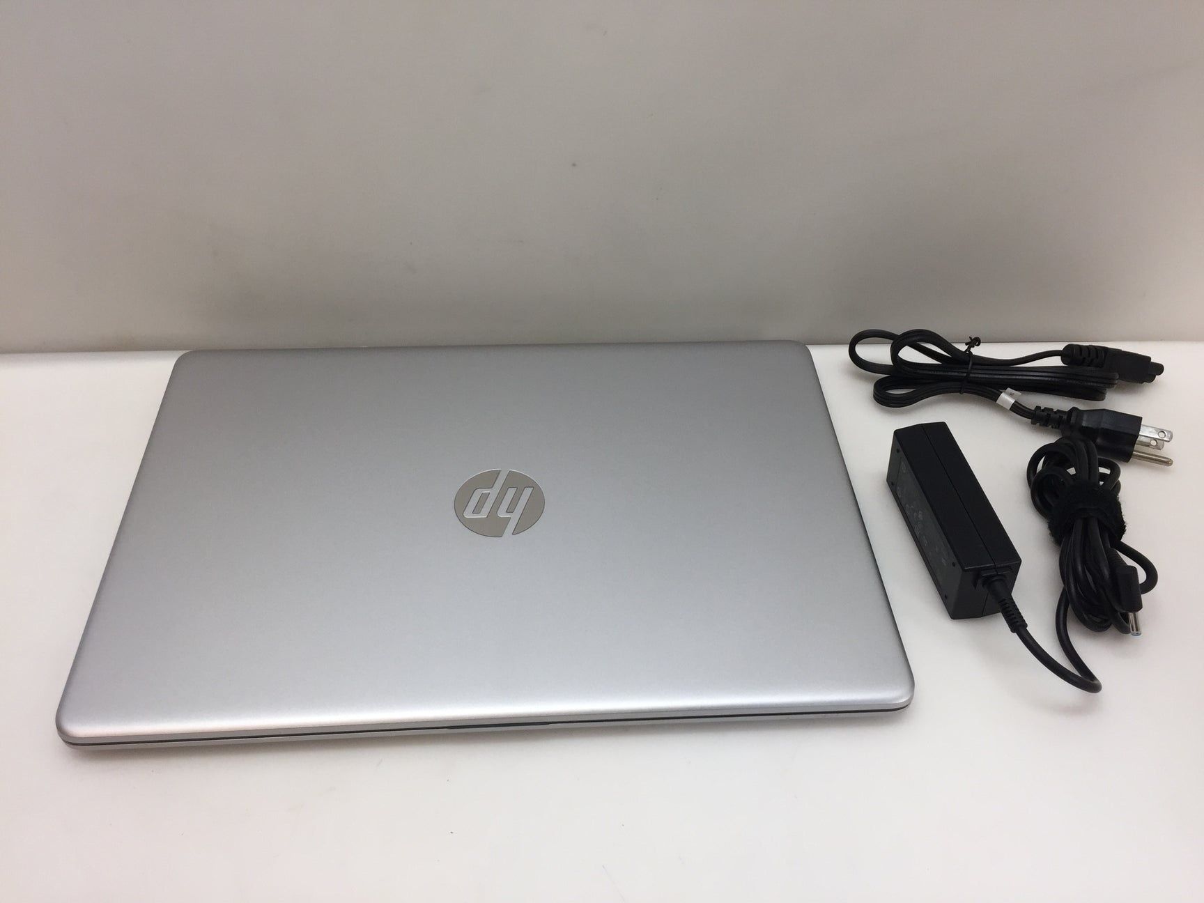 Laptop Hp 15-DY1076NR 15.6" Intel Core i5-1035G1 8GB 256GB SSD