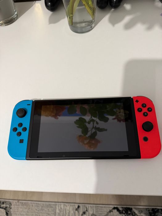 Vând Nintendo Switch