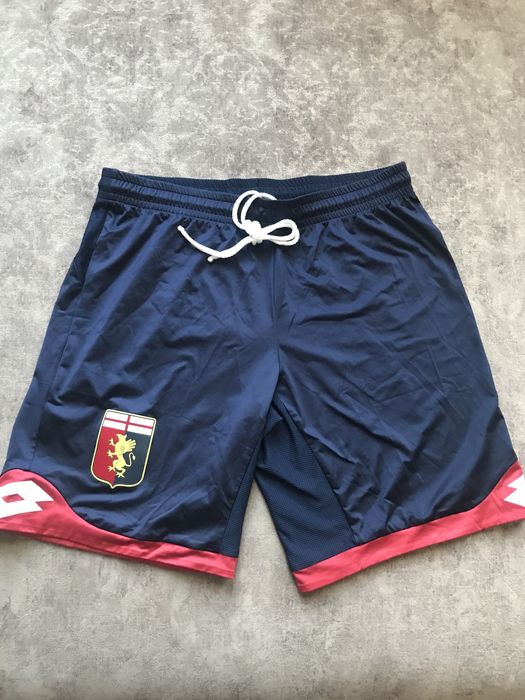 Спортивные шорты