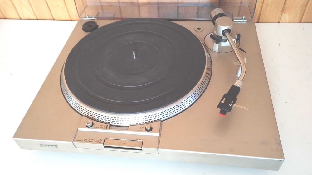 pt discuri vinil un pickup Sony PS T1 direct drive