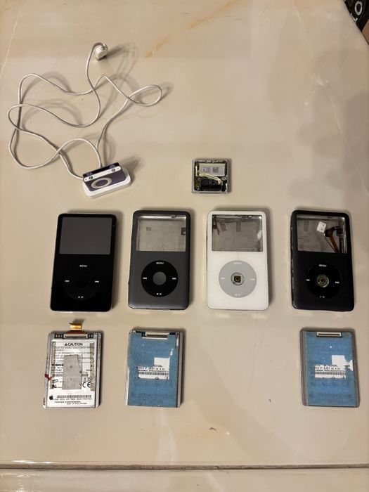 Lot iPod classic, shuffle si nano