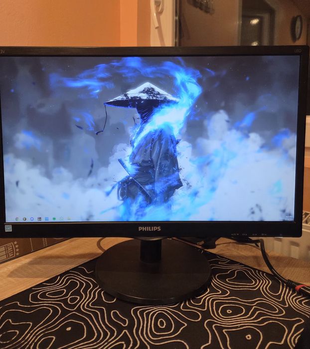 Vand Monitor PHILIPS 60hz 24" (inch)