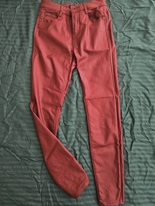 2 панталона Stradivarius в добро състояние.