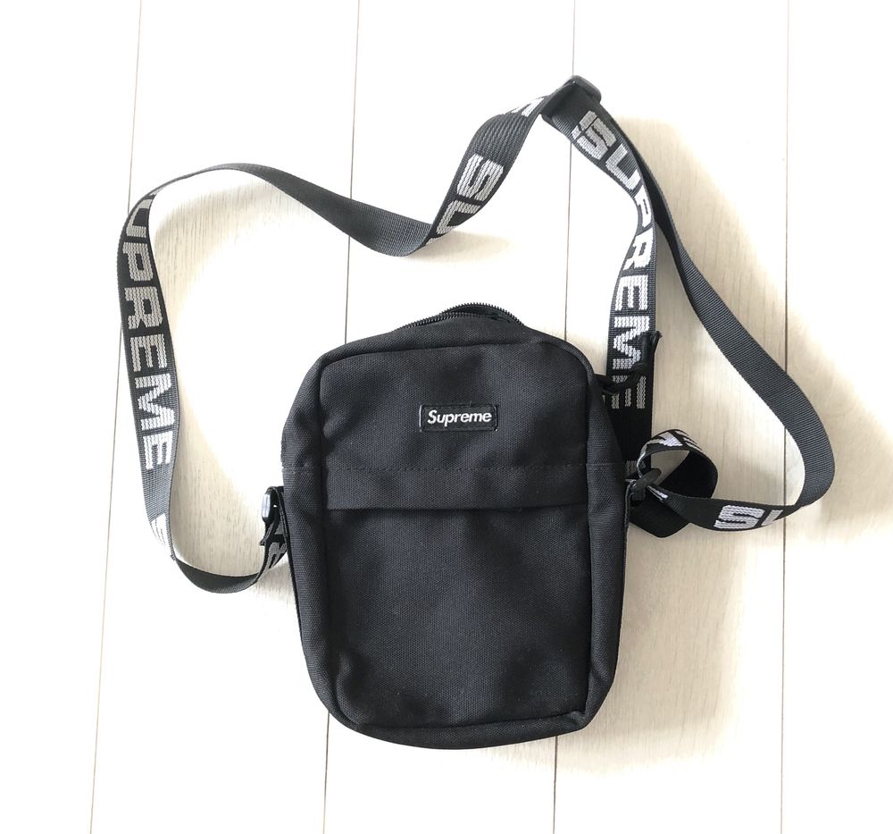 Supreme чантичка
