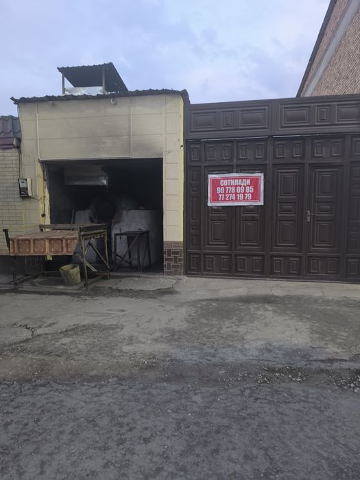 Biznesi bor yo'lni bo'yida hovli uy sotiladi.