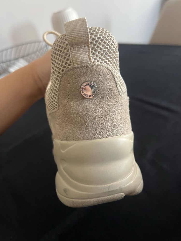 Steve Madden бежови сникърси