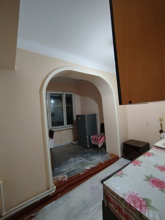 Сдам в аренду тёплую квартиру 2/4/4 кирпич 2*6 балкон Феруза(ваенка)