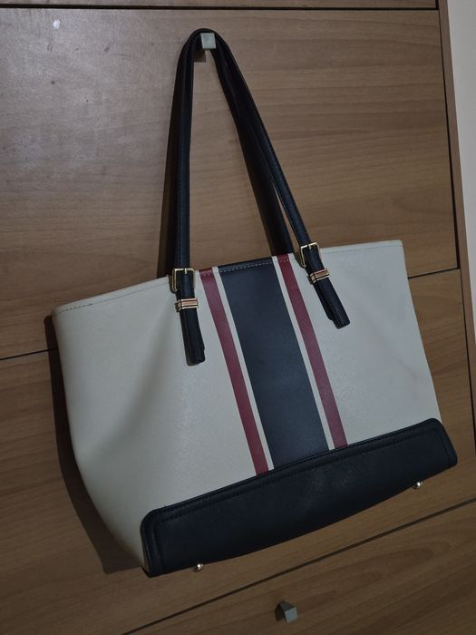 Tommy hilfiger оригинална чанта