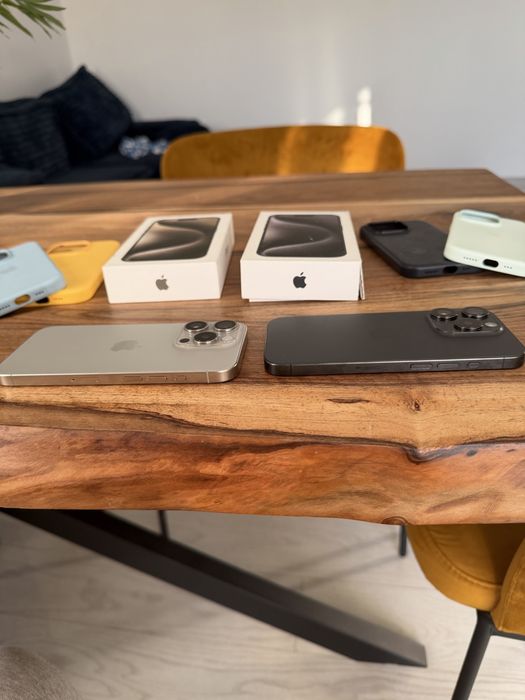 Vand iphone 15 pro 128 Black Titanium si Natural Titanium