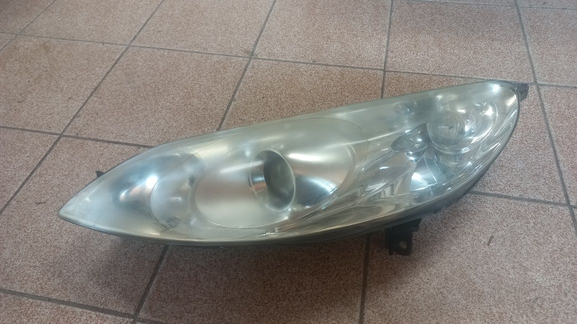 Ляв фар за Пежо 407 peugeot 407
