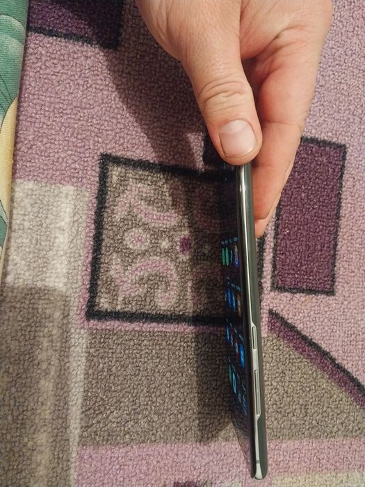 Самсунг S 10 5G.