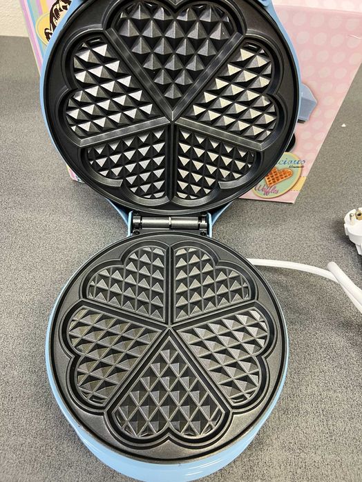 Гофретник Bestron Heart (ASW217B) , 700W
