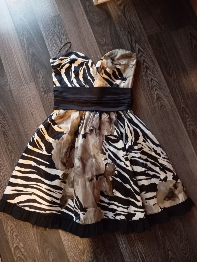 Рокля AVIN и Hrisima Fashion