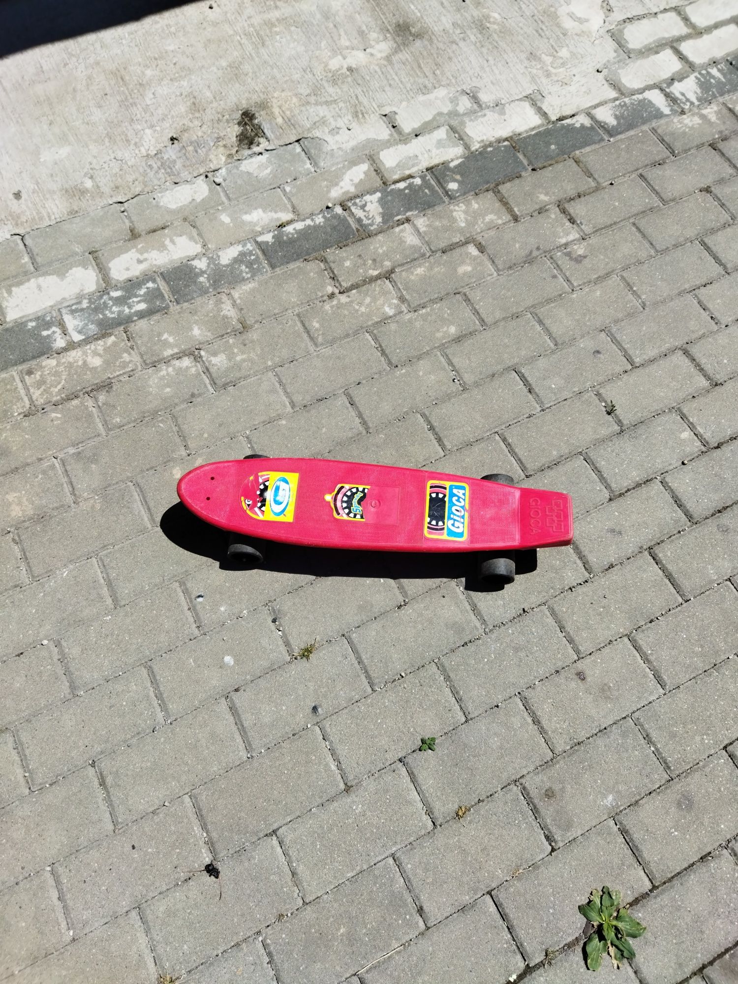 Vând skateboard puțin utilizat