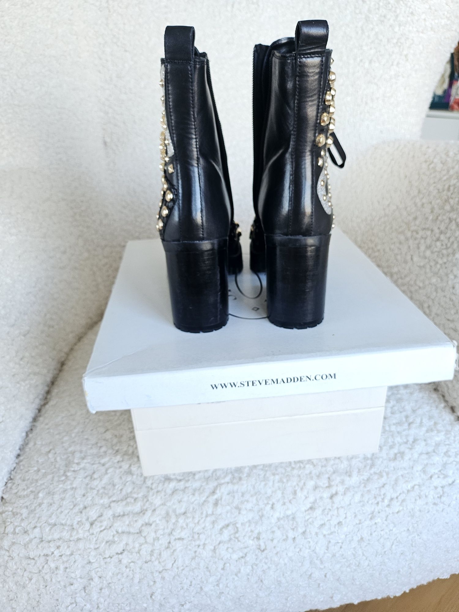 Ghete 37 negre Steve Madden, noi, piele naturala si tinte
