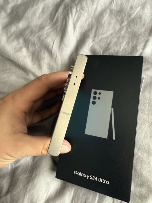 Samsung Galaxy S24 ultra / 256gb