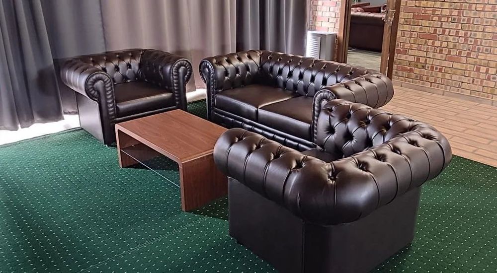 Мягкая мебель в стиле Честер для кафе и ресторанов