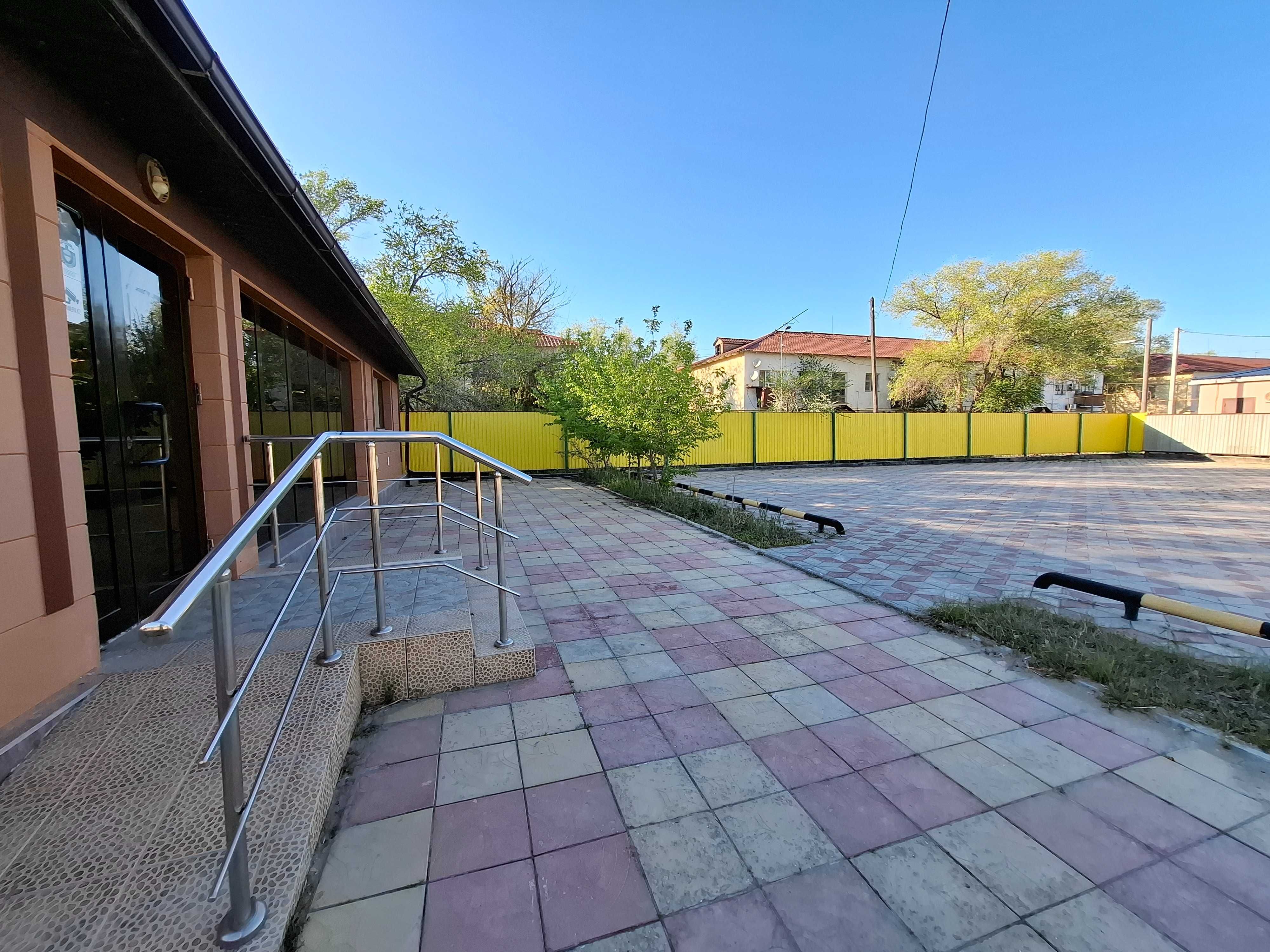 Продаётся коммерческое помещение г. Атырау ул. Азаттык 126а