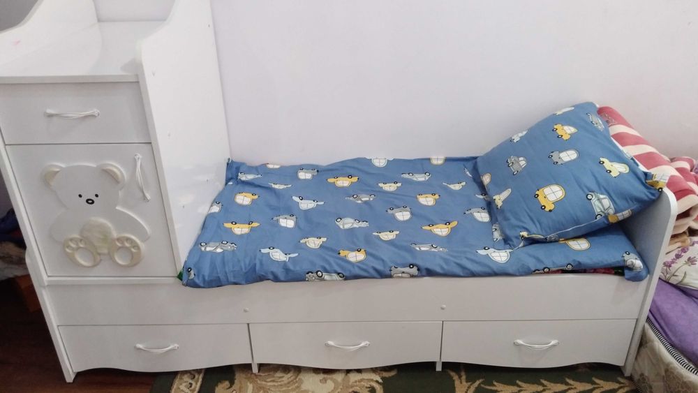 Детская кроватка