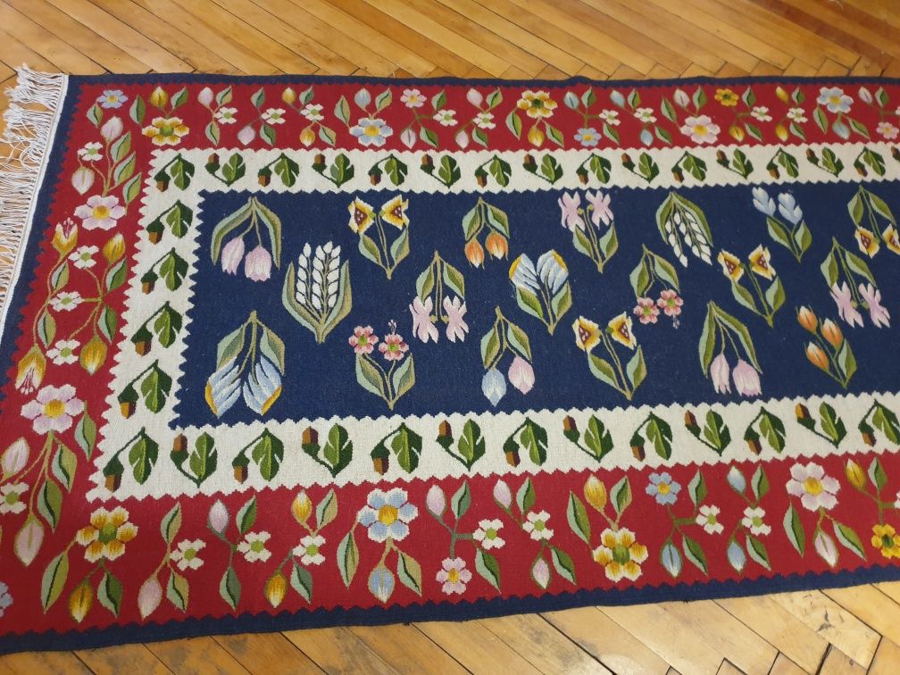 Covor rustic, traditional, carpeta, traversa. Paretar din lana mitoasa