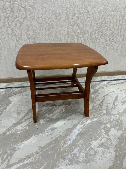 Деревянная журнальница