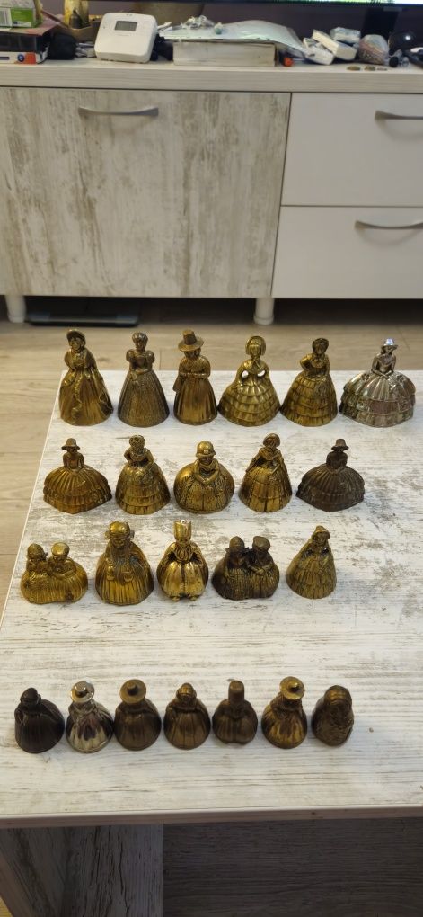 Vand colectie clopotei englezesti+turistici din bronz si alama. 8 poze