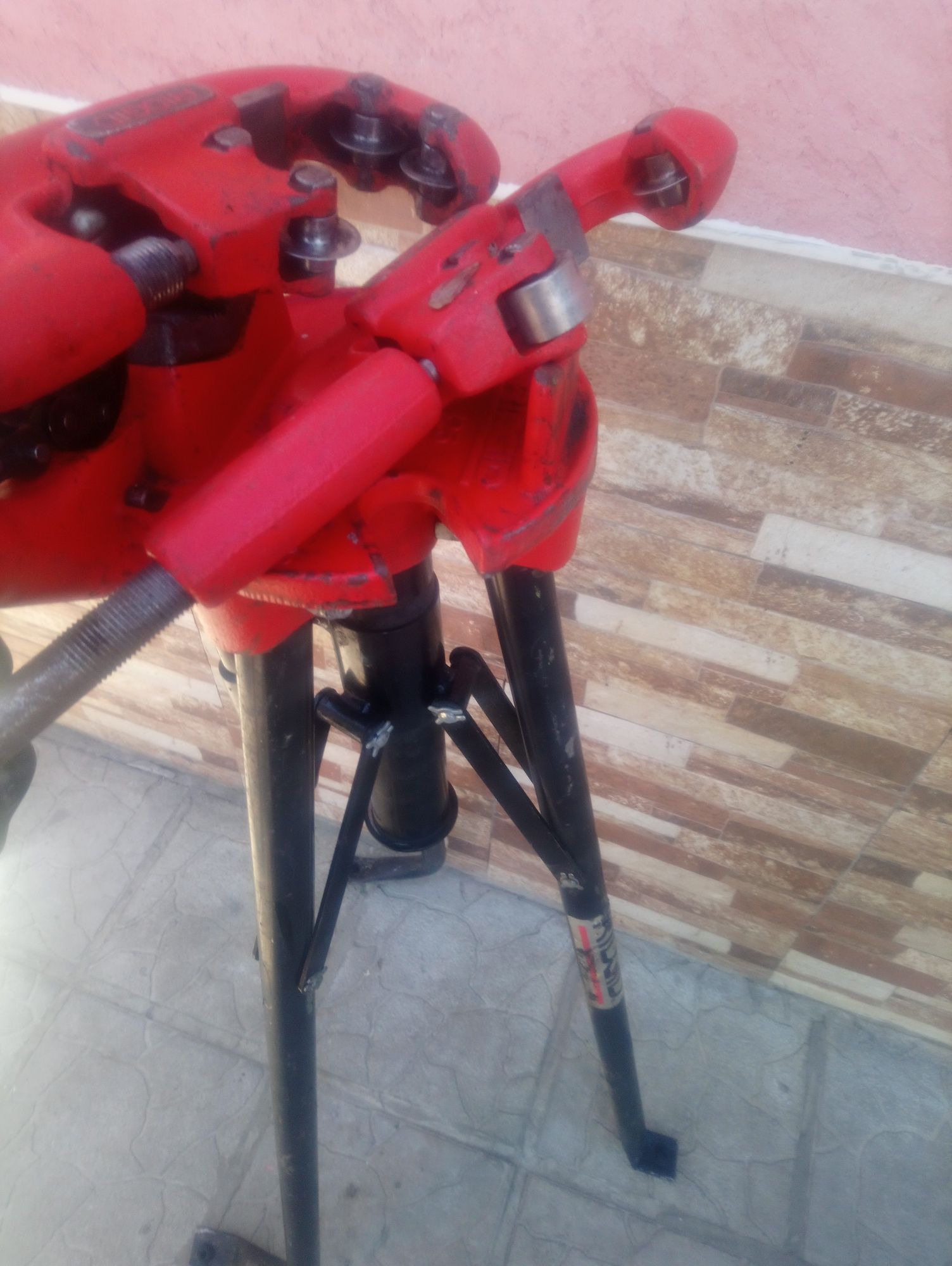 Ridgid 42A Висококачествена 4колесна тръборезачка 3/4"-2"