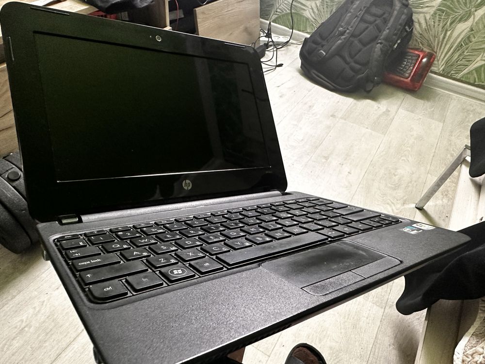 HP mini, в отличном состоянии с чистой Windows 10 !!! плюс Linux Mint