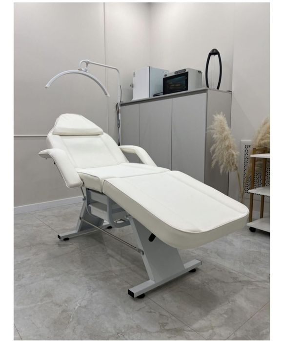 Продам косметологическую кушетку