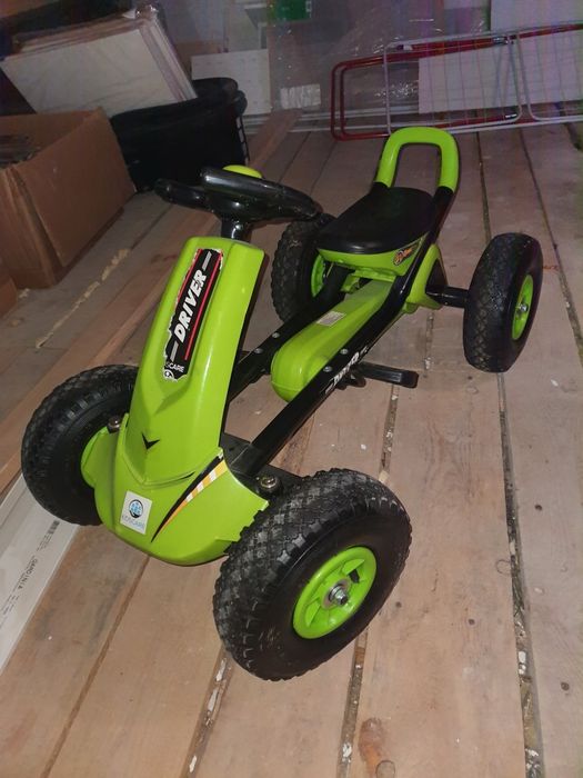 Kart cu pedale pentru copii