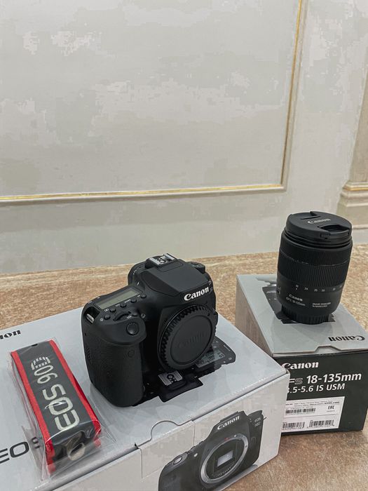 Продам фотоаппарат canon 90d