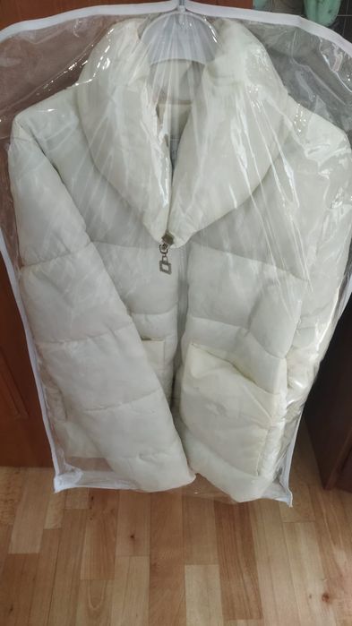 Продам куртки осенние