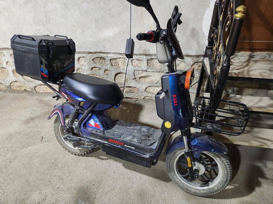 Sukuter 6talik akumlatori