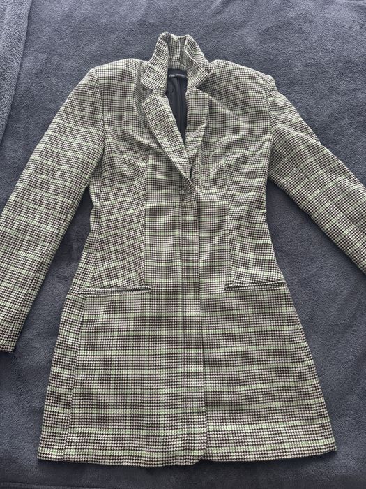 Рокля тип сако на Зара