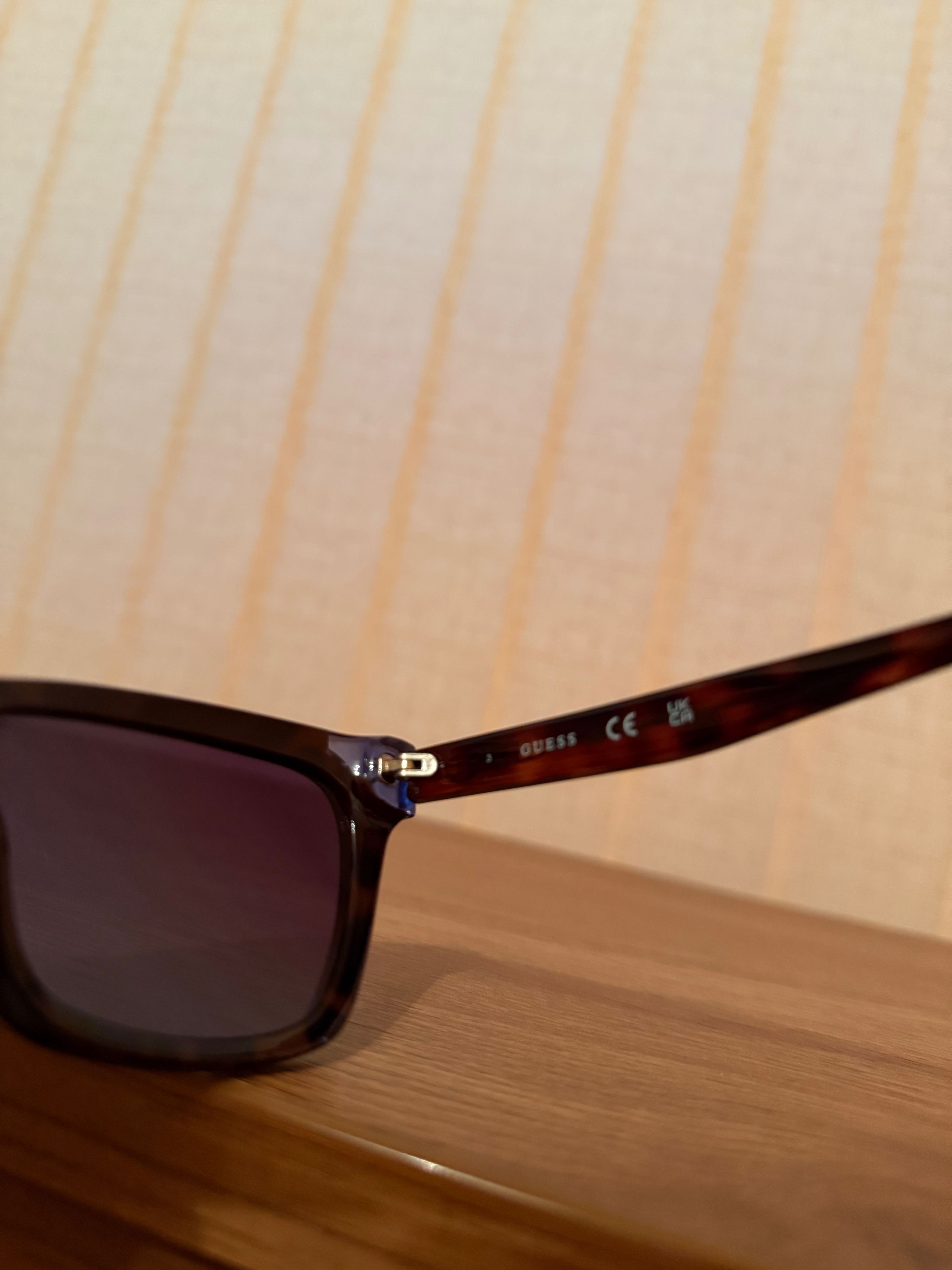 Оригинални слънчеви очила GUESS