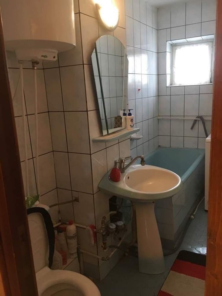 Vand Apartament 2 camere.      Crihala   Pipa