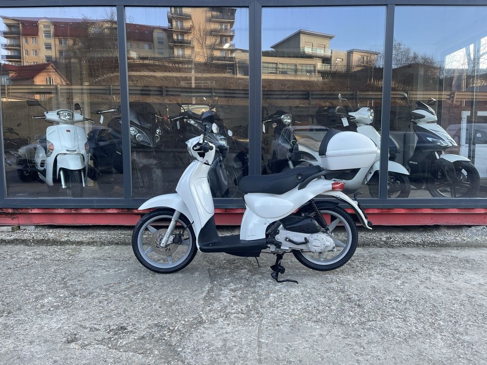 Scuter Aprilia scarabeo 100 cc